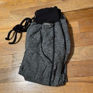 Grey Joggers 🏃🏻‍♀️